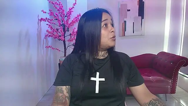 Black roseee online show from November 18, 2025, 3:32 am