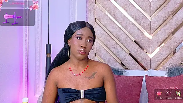 Snapshot of Rossie-Cameron chatting on February 10, 2026, 8:30 pm Rossie-Cameron online show from February 10, 2026, 8:30 pm