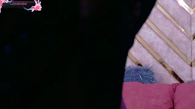 Snapshot of Rossie-Cameron chatting on February 12, 2026, 2:39 pm Rossie-Cameron online show from February 12, 2026, 2:39 pm