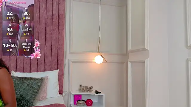 Rossie-Cameron online show from October 4, 2025, 1:23 pm