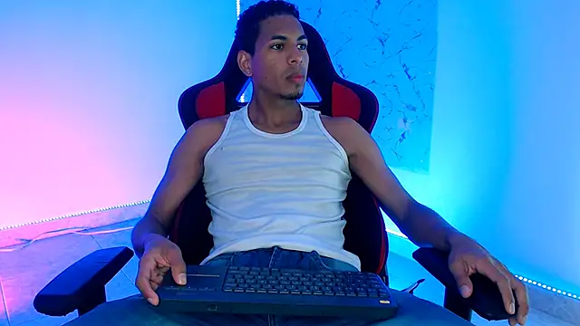 lorian vikel online show from October 27, 2025, 9:38 pm