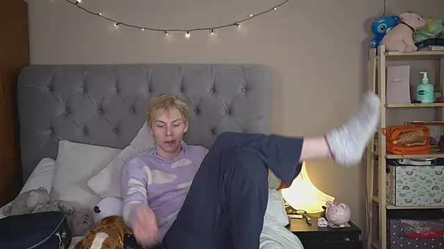 Snapshot of scottishtwink01 chatting on February 19, 2026, 1:24 am scottishtwink01 online show from February 19, 2026, 1:24 am