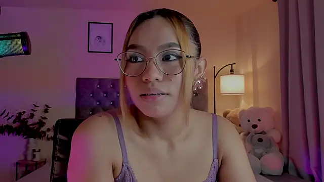 OxanaFedorova1- online show from April 10, 2026, 8:49 pm