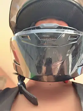 Emily  Storm online show from November 4, 2025, 2:10 pm