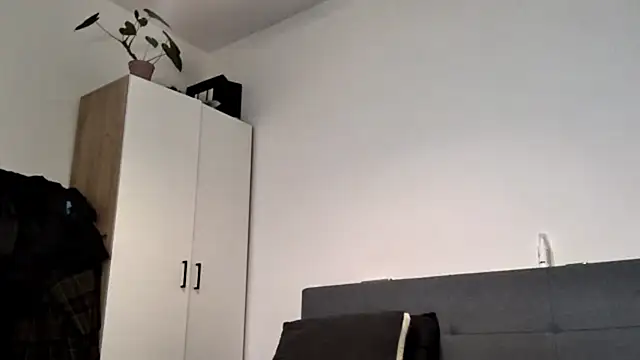 Simon Feet online show from September 28, 2025, 5:53 pm
