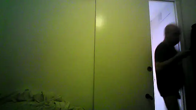 Snapshot of tuplaceroll chatting on October 17, 2025, 12:14 am tuplaceroll online show from October 17, 2025, 12:14 am