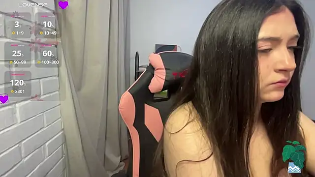 valentinauwu online show from March 18, 2026, 3:42 am