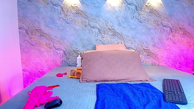 abbyrouss  online show from October 21, 2025, 3:06 am