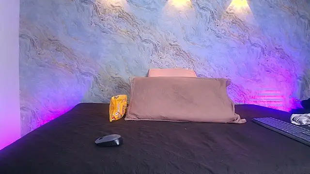 abbyrouss  online show from October 23, 2025, 3:05 am