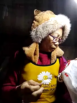 -Xuka-200 online show from February 8, 2026, 10:29 pm