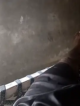 pus ylover online show from October 18, 2025, 7:10 am