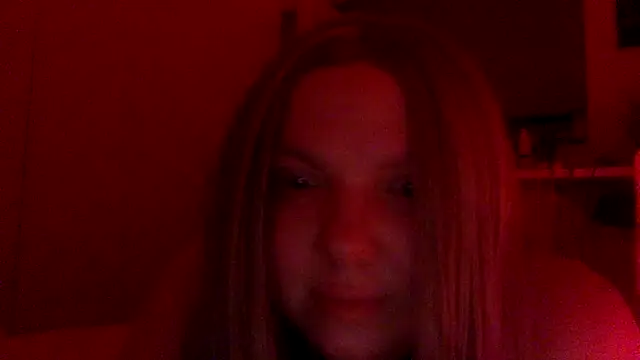 Snapshot of Dolaa11 chatting on December 4, 2025, 1:48 am Dolaa11 online show from December 4, 2025, 1:48 am