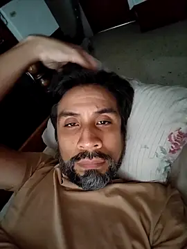 Snapshot of Mac50rus chatting on November 19, 2025, 9:48 pm Mac50rus online show from November 19, 2025, 9:48 pm