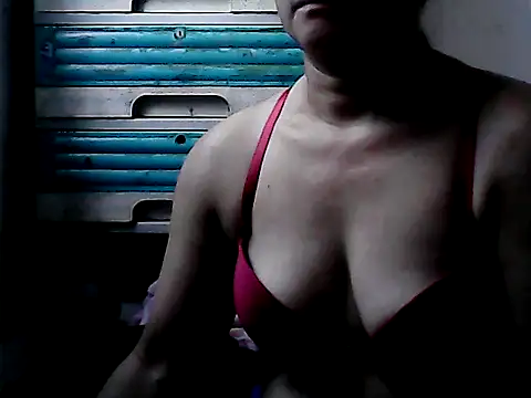 yoursPinayMama1682 online show from October 1, 2025, 11:52 pm