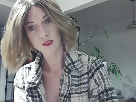 MadMadelin online show from September 30, 2025, 5:08 pm