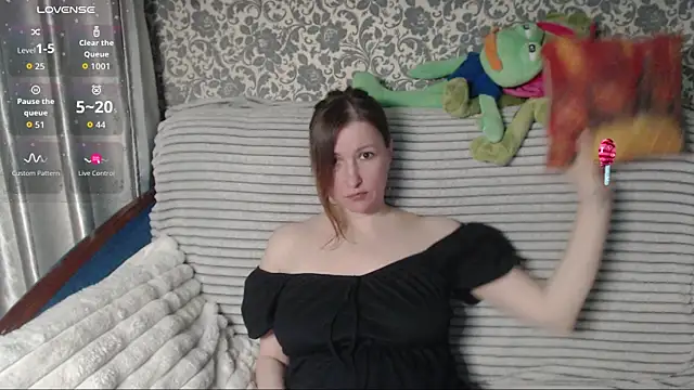 LesanaMagic online show from April 15, 2026, 7:51 pm