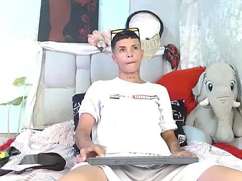 Dorland777 online show from November 28, 2025, 12:33 am