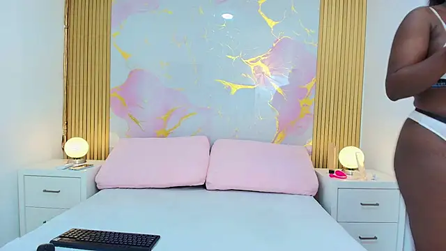 AlishaDixon online show from September 21, 2025, 12:32 pm