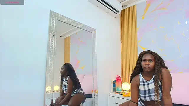 AlishaDixon online show from November 4, 2025, 11:58 am