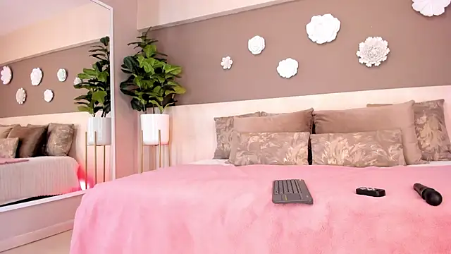 VictoriaShelby online show from February 14, 2026, 12:27 pm