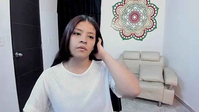 Candy fox 19 online show from February 13, 2026, 4:07 pm