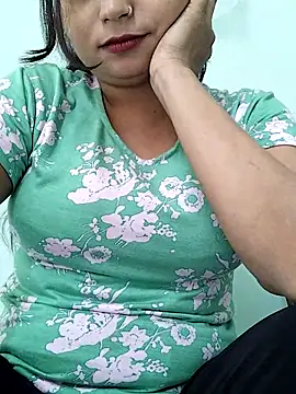 Hot-Pooja25 online show from May 7, 2026, 5:22 am