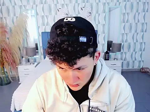 Axel savage online show from November 3, 2025, 11:58 am