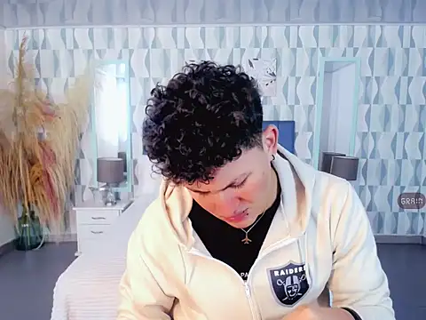 Axel savage online show from October 22, 2025, 12:04 pm