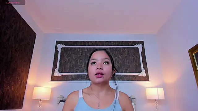 Snapshot of SharonBonet chatting on September 17, 2025, 5:26 pm SharonBonet online show from September 17, 2025, 5:26 pm