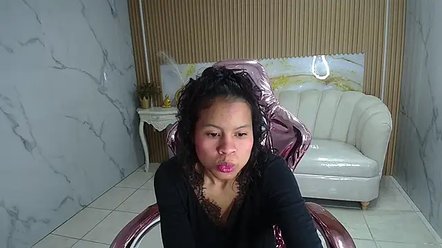 catalina5 s online show from October 12, 2025, 1:34 pm