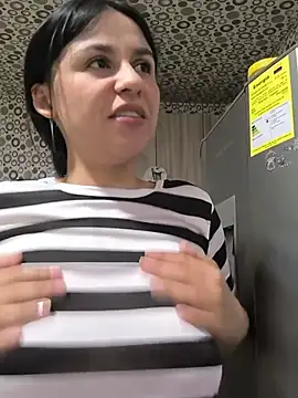 Daniela-rosee online show from July 15, 2026, 2:51 am