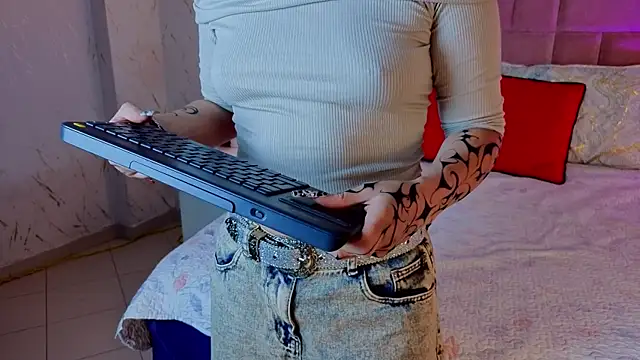 RobinBennett online show from April 4, 2026, 1:39 pm