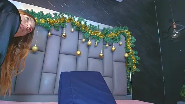 kissme luna online show from December 18, 2025, 7:07 pm