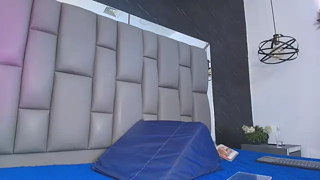 kissme luna online show from January 14, 2026, 6:55 pm