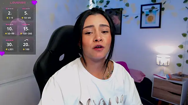 MarilynWhite  online show from December 22, 2025, 6:30 pm