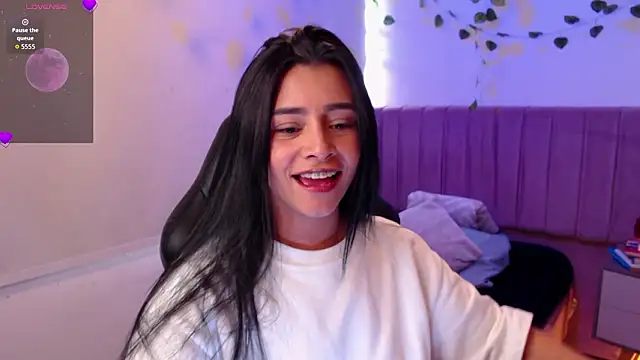 MarilynWhite  online show from January 15, 2026, 8:01 pm