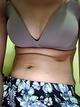 Snapshot of Aasha_devi05 chatting on October 16, 2025, 9:50 am Aasha devi05 online show from October 16, 2025, 9:50 am