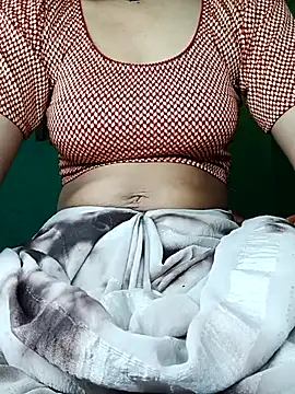 Snapshot of Aasha_devi05 chatting on October 12, 2025, 9:05 pm Aasha devi05 online show from October 12, 2025, 9:05 pm