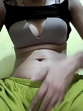 Snapshot of Aasha_devi05 chatting on October 26, 2025, 5:13 pm Aasha devi05 online show from October 26, 2025, 5:13 pm