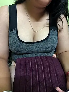 Monika 9Gupta070 online show from September 11, 2025, 6:08 pm