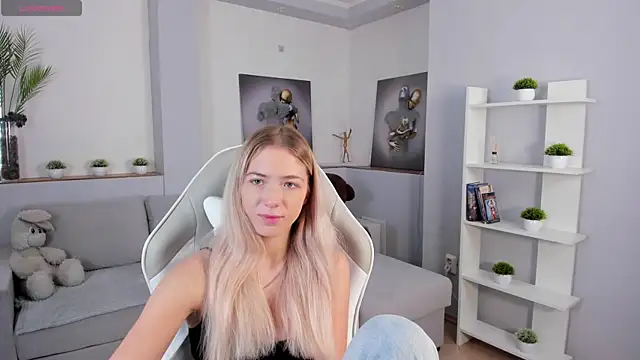 Susan Mimi online show from October 18, 2025, 4:25 am