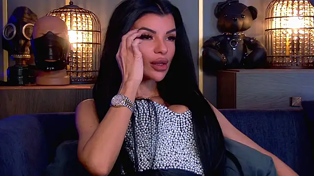 EleniaDevons online show from April 18, 2026, 11:12 am