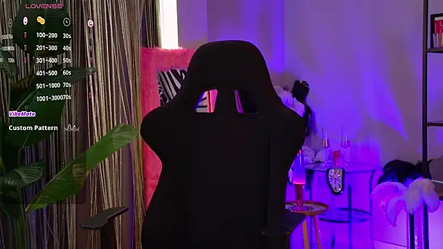 FlexyFox online show from April 15, 2026, 2:10 pm