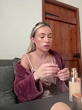 Snapshot of SexySaraxxoo chatting on February 24, 2026, 12:28 pm SexySaraxxoo online show from February 24, 2026, 12:28 pm