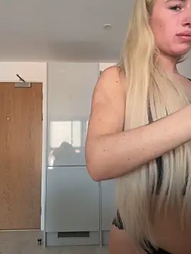 Snapshot of SexySaraxxoo chatting on May 26, 2026, 10:46 am SexySaraxxoo online show from May 26, 2026, 10:46 am