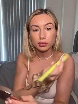 Snapshot of SexySaraxxoo chatting on February 10, 2026, 11:31 am SexySaraxxoo online show from February 10, 2026, 11:31 am