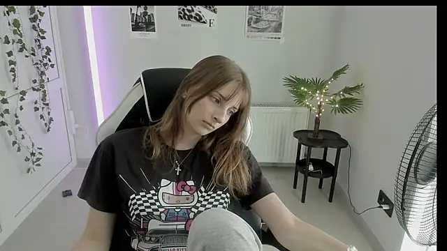 NeyliDream online show from June 25, 2026, 12:21 pm