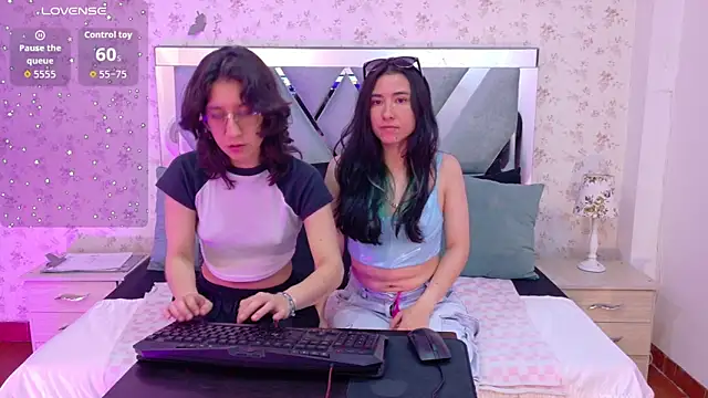 jupiterysaturno online show from September 17, 2025, 4:09 pm