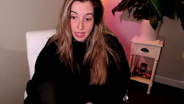 Snapshot of SuggestiveBehavior chatting on October 11, 2025, 12:55 am SuggestiveBehavior online show from October 11, 2025, 12:55 am