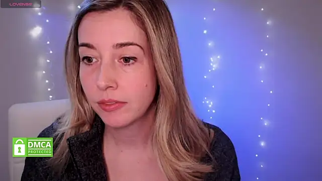 Snapshot of SuggestiveBehavior chatting on December 2, 2025, 4:09 pm SuggestiveBehavior online show from December 2, 2025, 4:09 pm